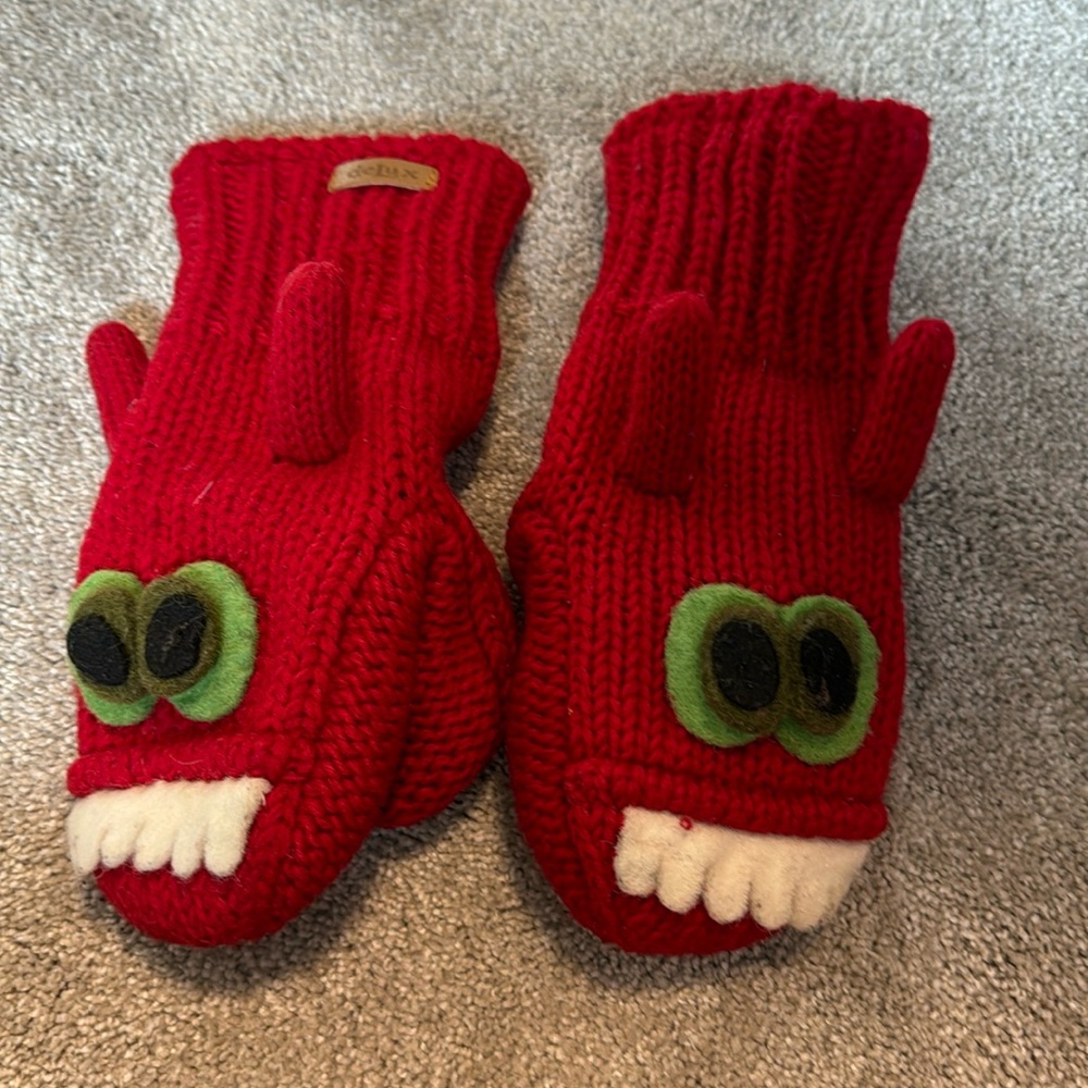 Wool mitts like new